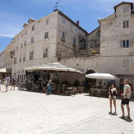 דירה Central Square Slavuj *