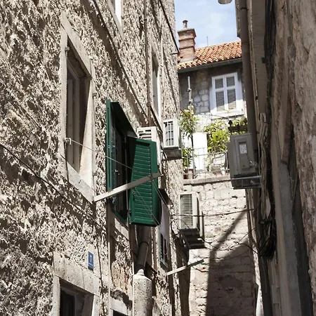 Central Square Slavuj