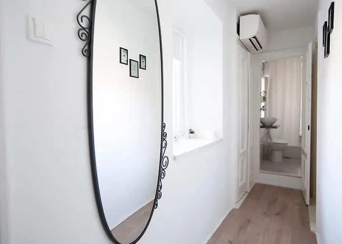 Central Square Slavuj Apartman *