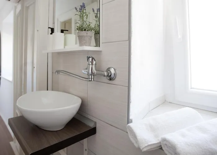 Central Square Slavuj *