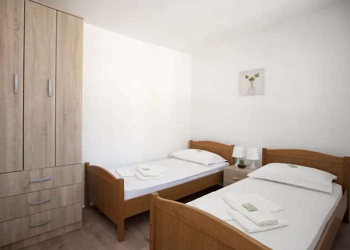 Central Square Slavuj Apartman *