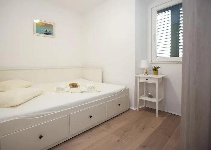 Central Square Slavuj